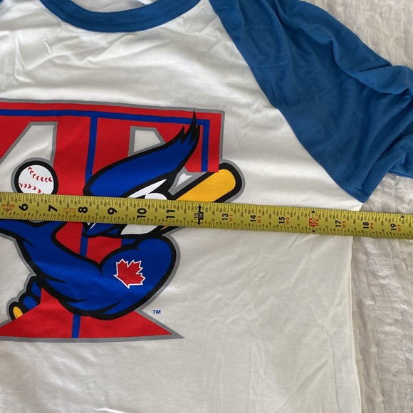 Toronto Blue Jays primary logo woman’s M tee shirt NWT - Picture 6 of 8